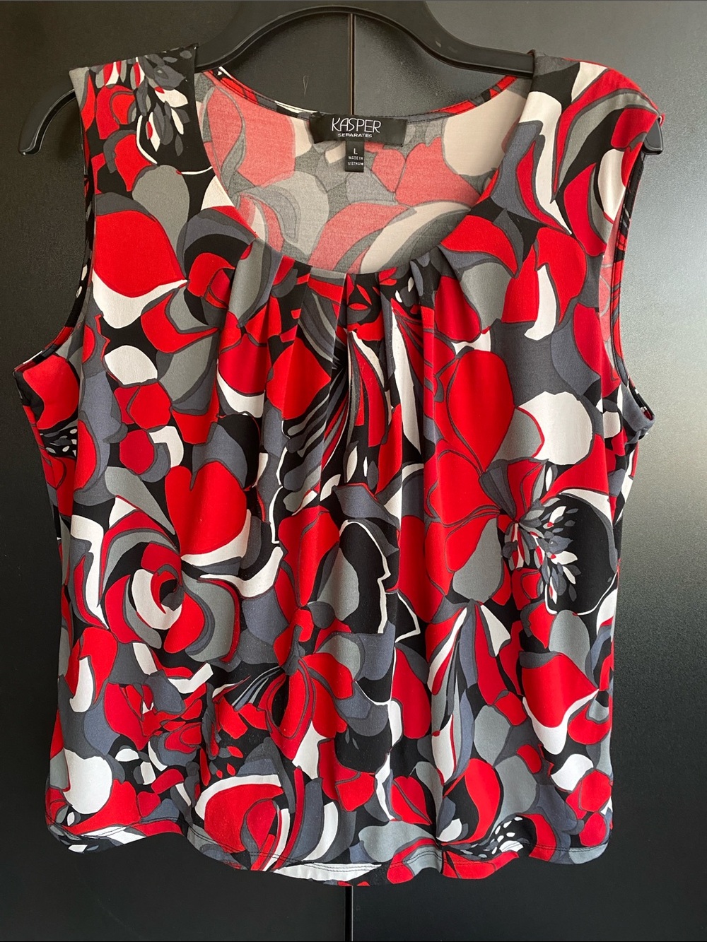 Kasper Red, Black & White Floral Pleated Neck Sleeveless Top
